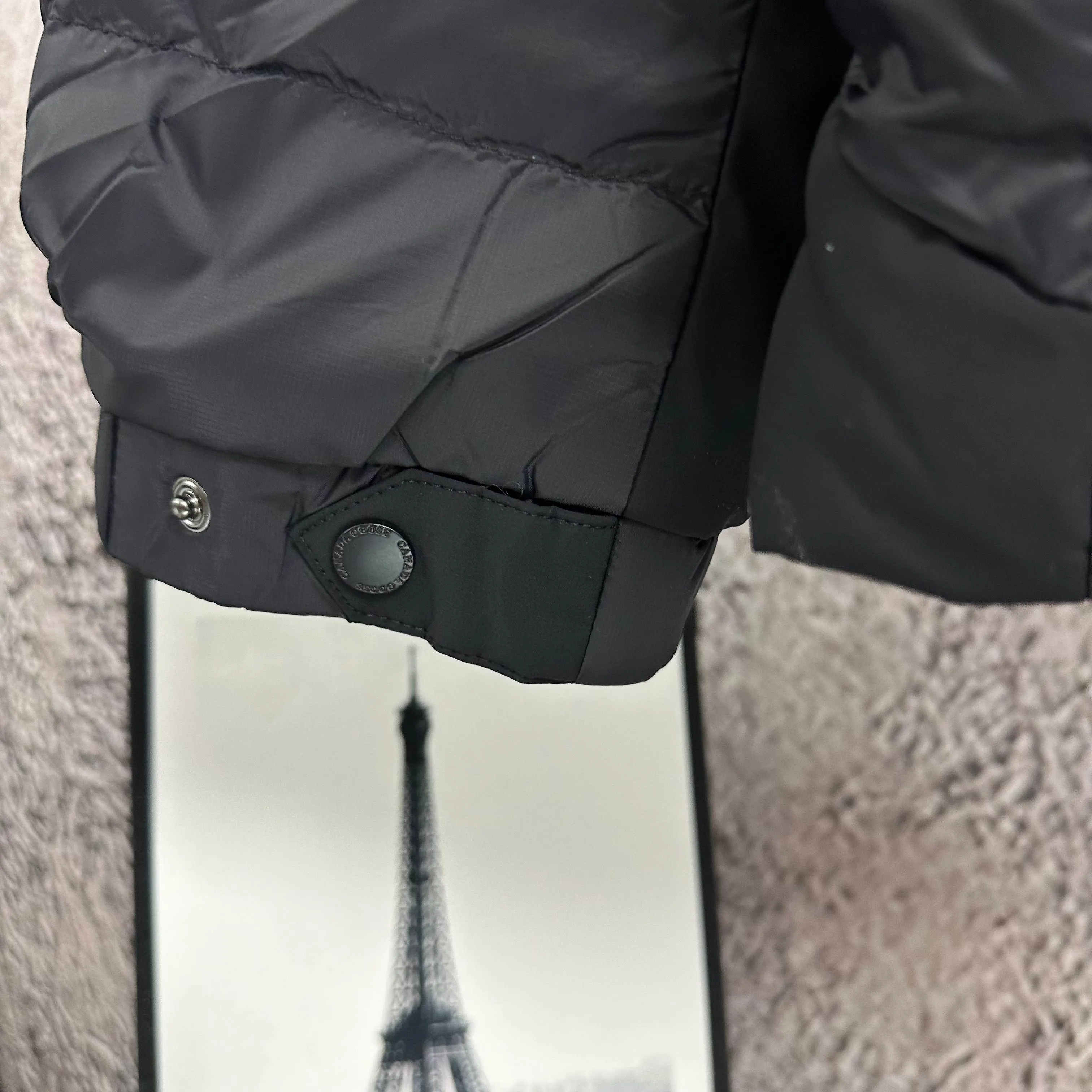 P960 𝙉𝙚𝙬⚜️ CANADA*GOOSE Canada Goose 25-year winter light down jacket, 90 white duck down filling, windproof and wear-resistant, splicing design upper body effect does not appear bloated Color: Apricot Black Size: 48-56